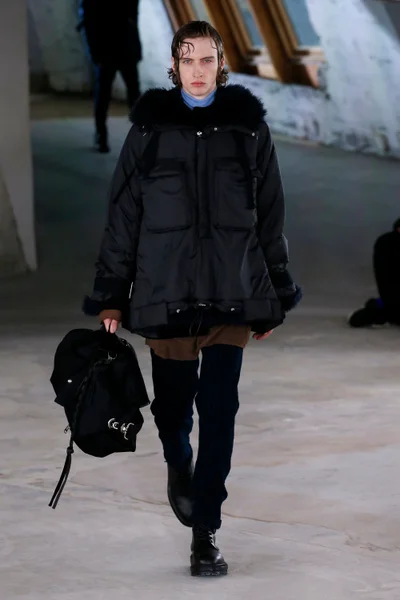 Look 14